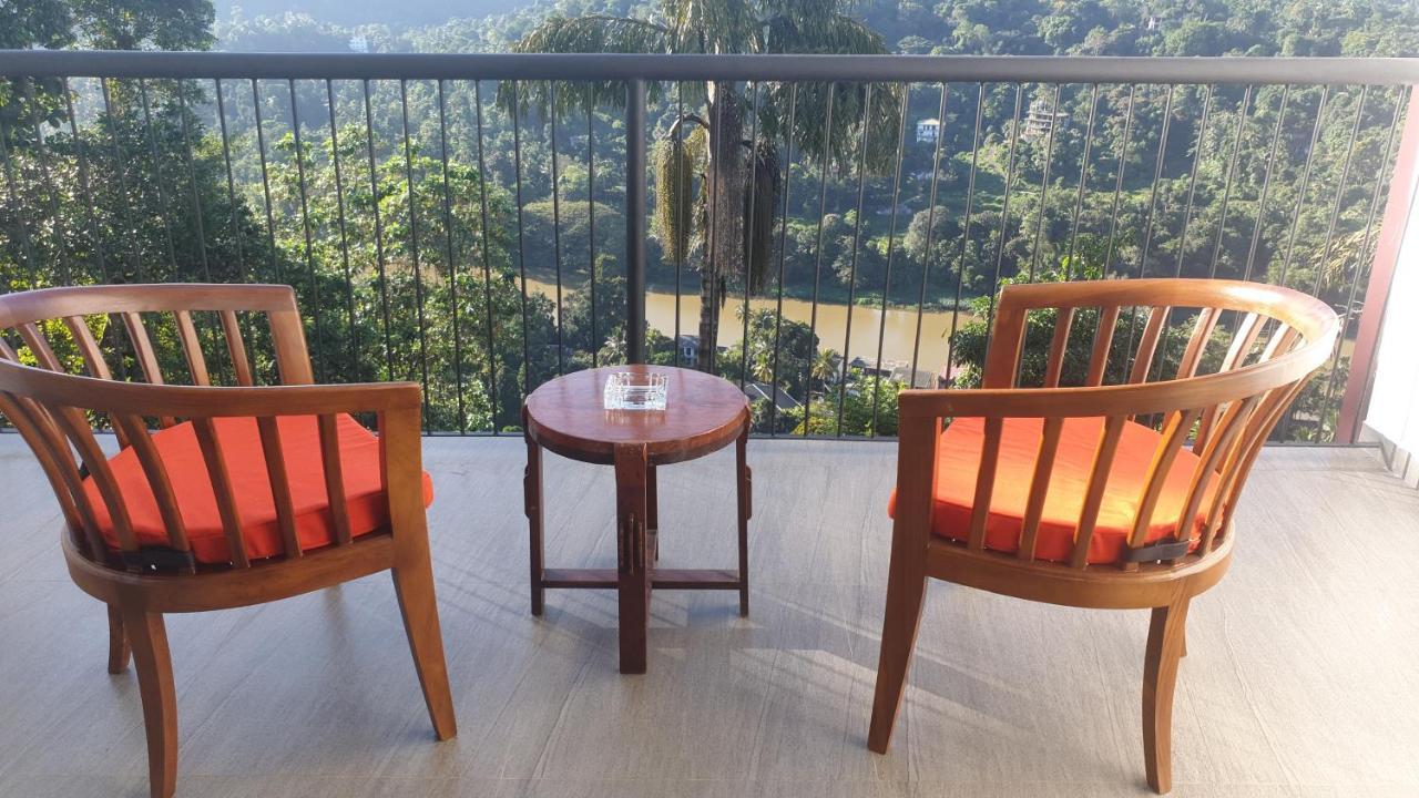 The Mountbatten Hotel Kandy Exterior foto